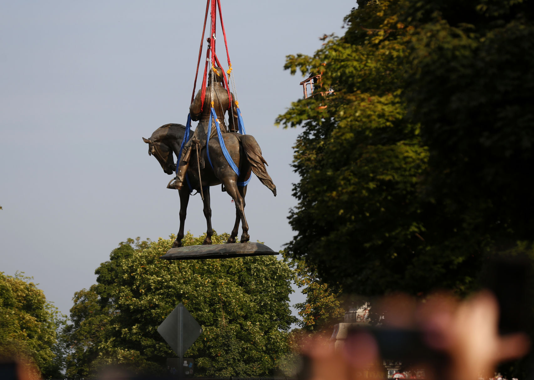 Robert E. Lee statue